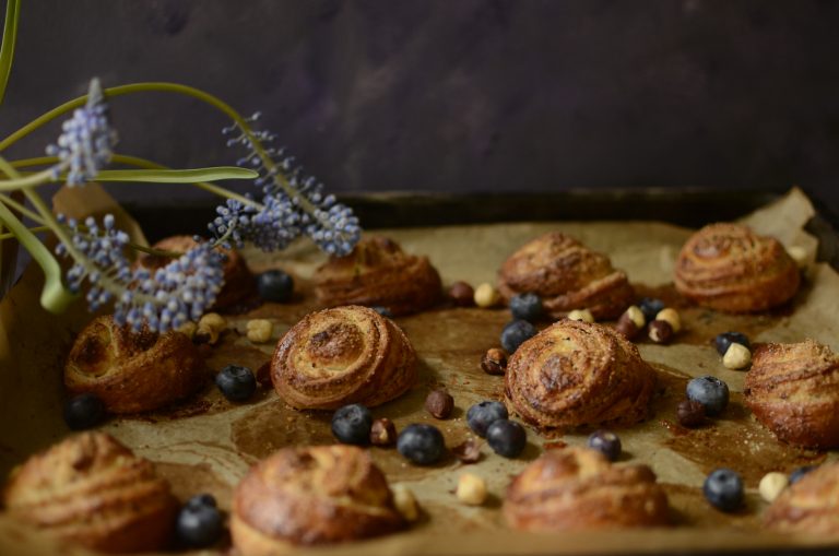 Melci cu cardamom şi alune de pădure